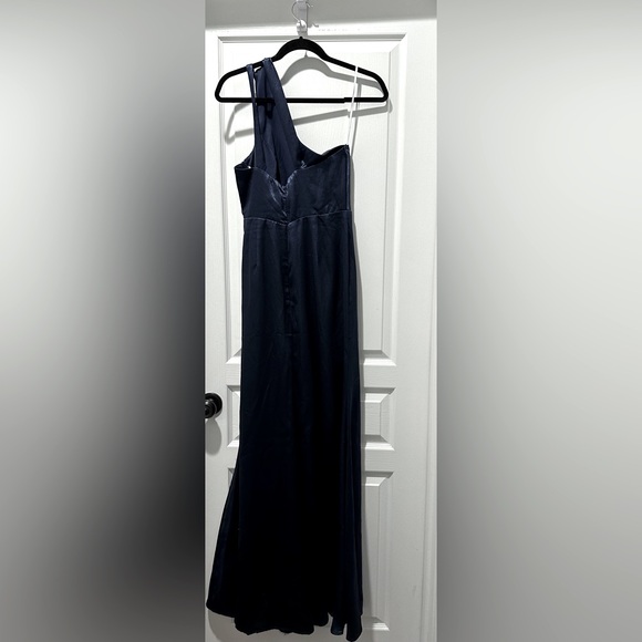 Lulu’s On the Guest List Navy Blue Satin One-Shoulder Maxi Gown B1 - Picture 6 of 14